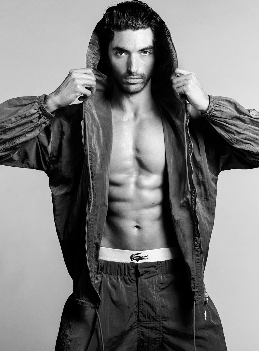 Taylor Zakhar Perez slays for VMAN Magazine! (Cover pic without title)

🔗: vman.com/article/vman-5…