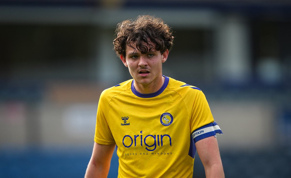Wycombe Wanderers Academy tweet media