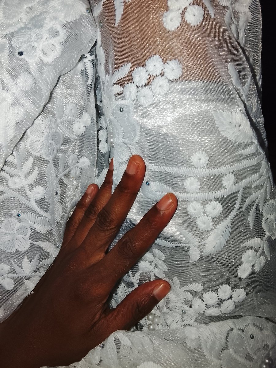 bintabaeby01's tweet photo. @Pontifex @frjamesa
Mothers and getting fabrics miraculously and mysteriously. Pairing with the host or body of christ is not bad I presume.🤍🤣❤️
#HolyEucharist #BlessedSacrament https://t.co/yw9ObDaDU8