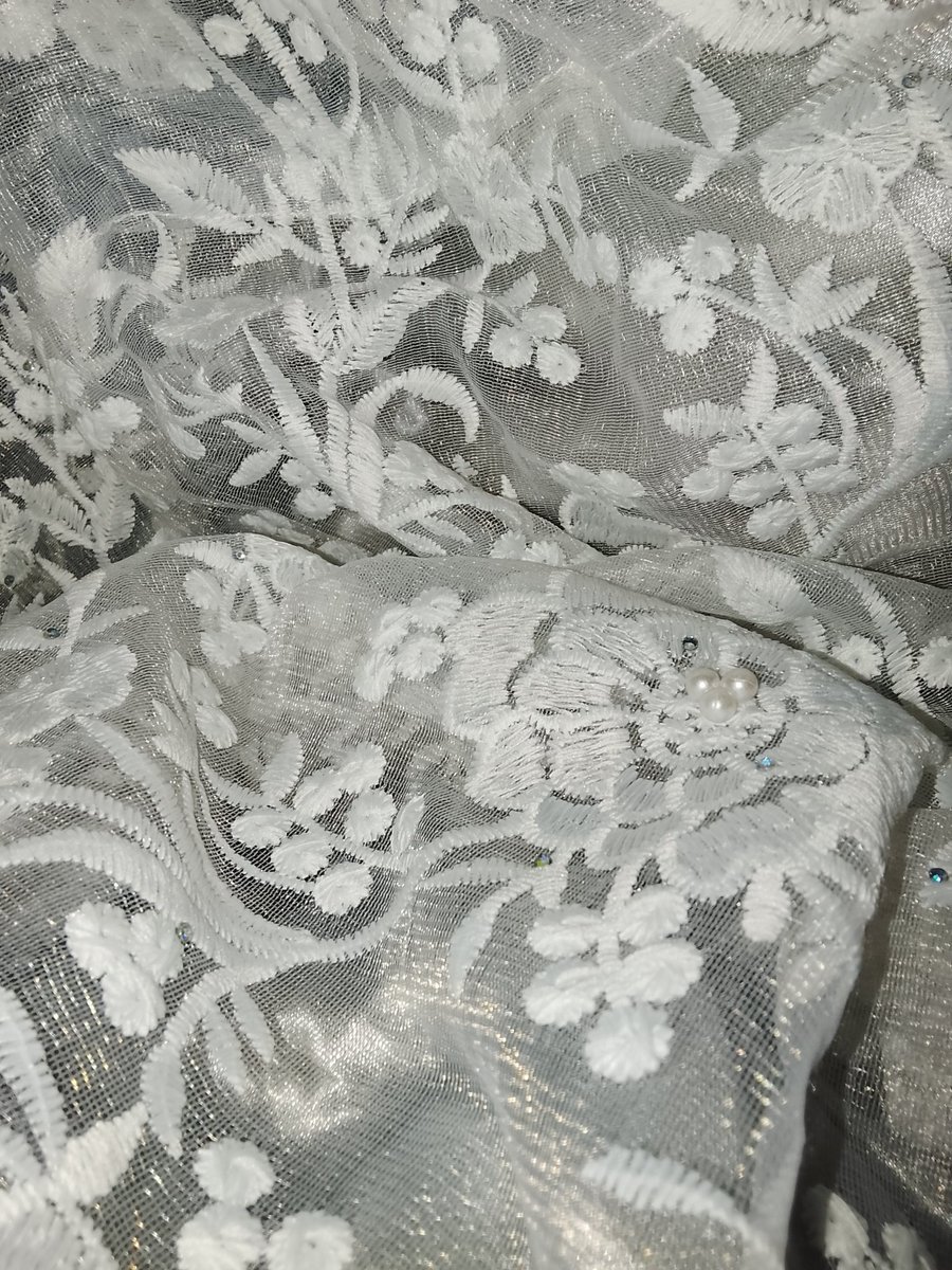 bintabaeby01's tweet photo. @Pontifex @frjamesa
Mothers and getting fabrics miraculously and mysteriously. Pairing with the host or body of christ is not bad I presume.🤍🤣❤️
#HolyEucharist #BlessedSacrament https://t.co/yw9ObDaDU8