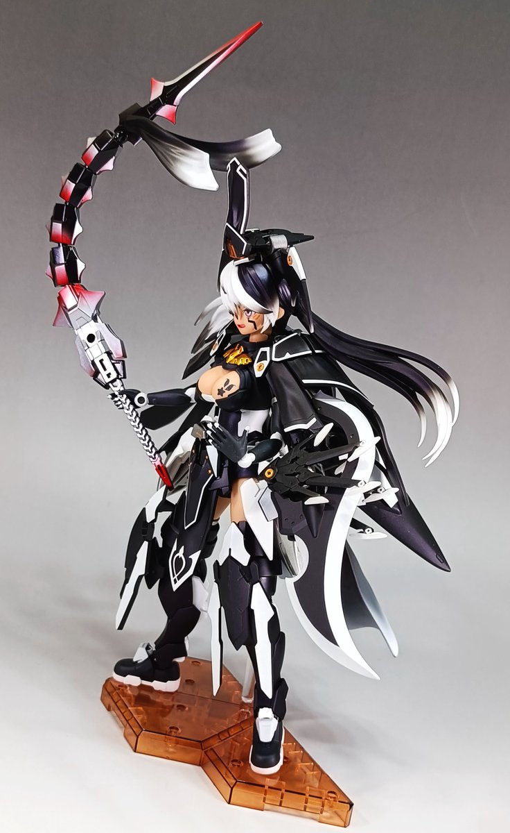 GEKI45522895's tweet photo. ダーク・イルシャナク

いたずら好きのわがまま小悪魔シスター
イルシャナの闇分身
白髪ロング（グラデで闇のオーラ）、黒白アーマー、胸のマークは呪いの刻印。変幻自在な蛇腹剣で威圧感MAX！！元の小悪魔のわがままダーク化

#第3回30MS選抜オーディション https://t.co/xEJxWflcNK