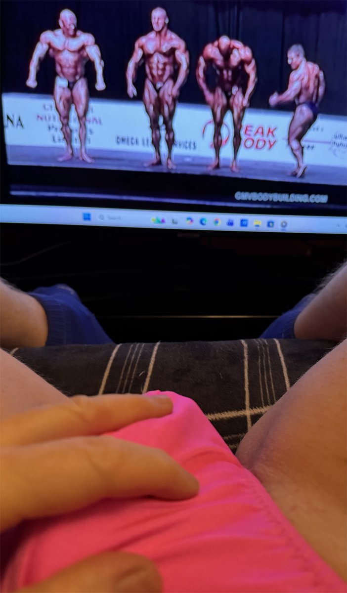 Posing Trunks tweet media