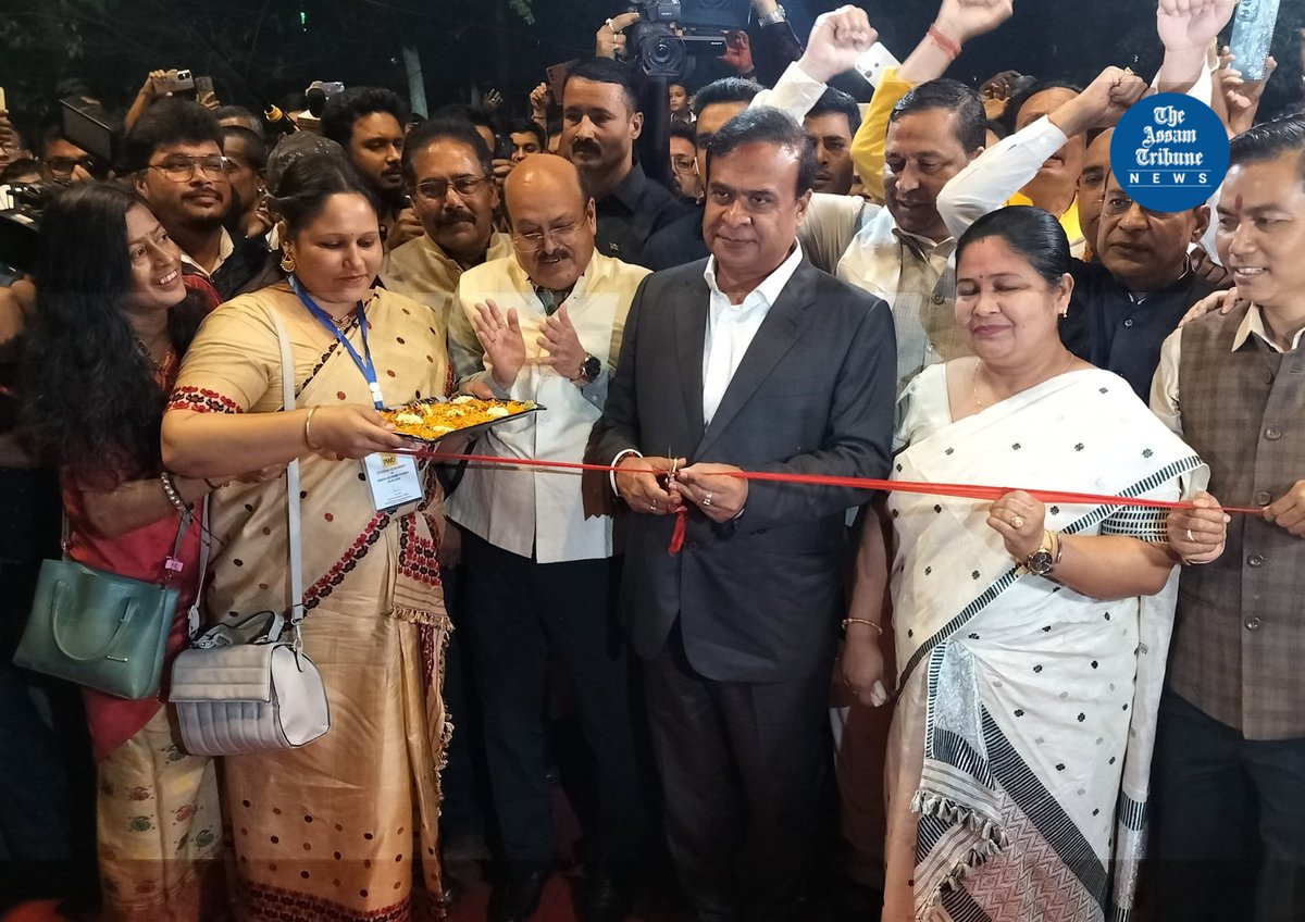 assamtribuneoff's tweet image. #InPics | Chief Minister Himanta Biswa Sarma inaugurates the 1.2-km Dinesh Goswami Rail Overbridge in Bharalumukh.

#overbridge #guwahati #TheAssamTribune