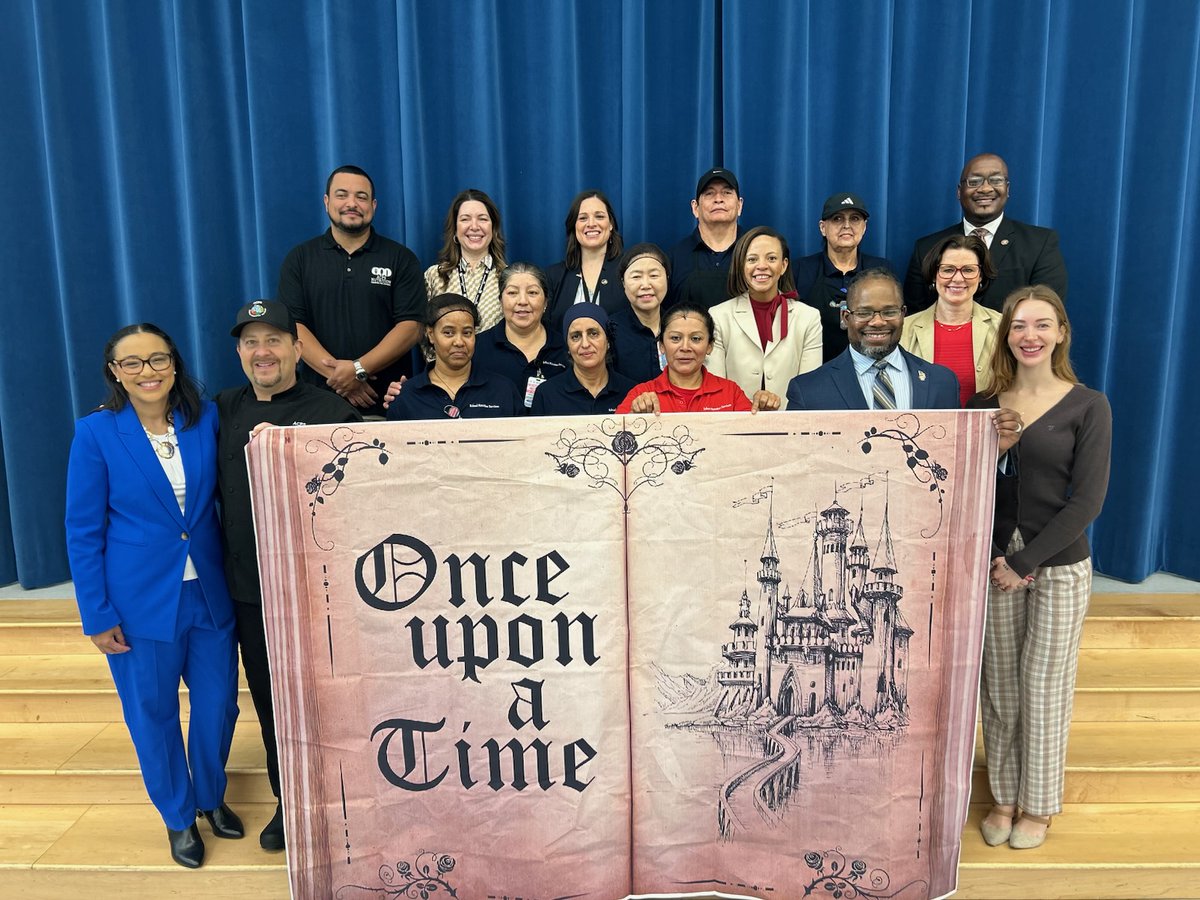 nokidhungry's tweet photo. Mayor Gaskins presented a #NationalSchoolBreakfastWeek proclamation to @ACPSk12 staff, recognizing their dedication to student success.⭐

Fun fact: Nearly 700 students at Patrick Henry Elementary enjoy breakfast each morning, making it one of the highest participation rates in the city of Alexandria!