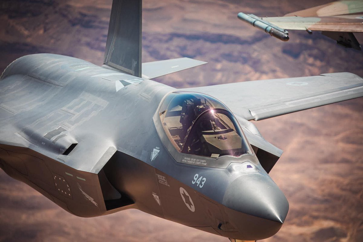 PAFFalconsPK's tweet photo. An IAF #F35I “Adir” fighter jet shot down an Iranian Air Force YAK-130 fighter jet.
This is the first shootdown in history of a manned fighter aircraft by an #F35 “Adir” fighter jet. https://t.co/qI4faNrNQO
