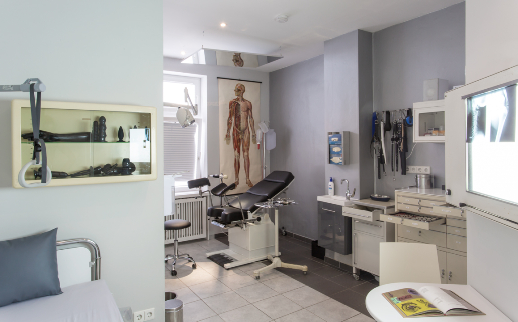 LUXurious Sins tweet media