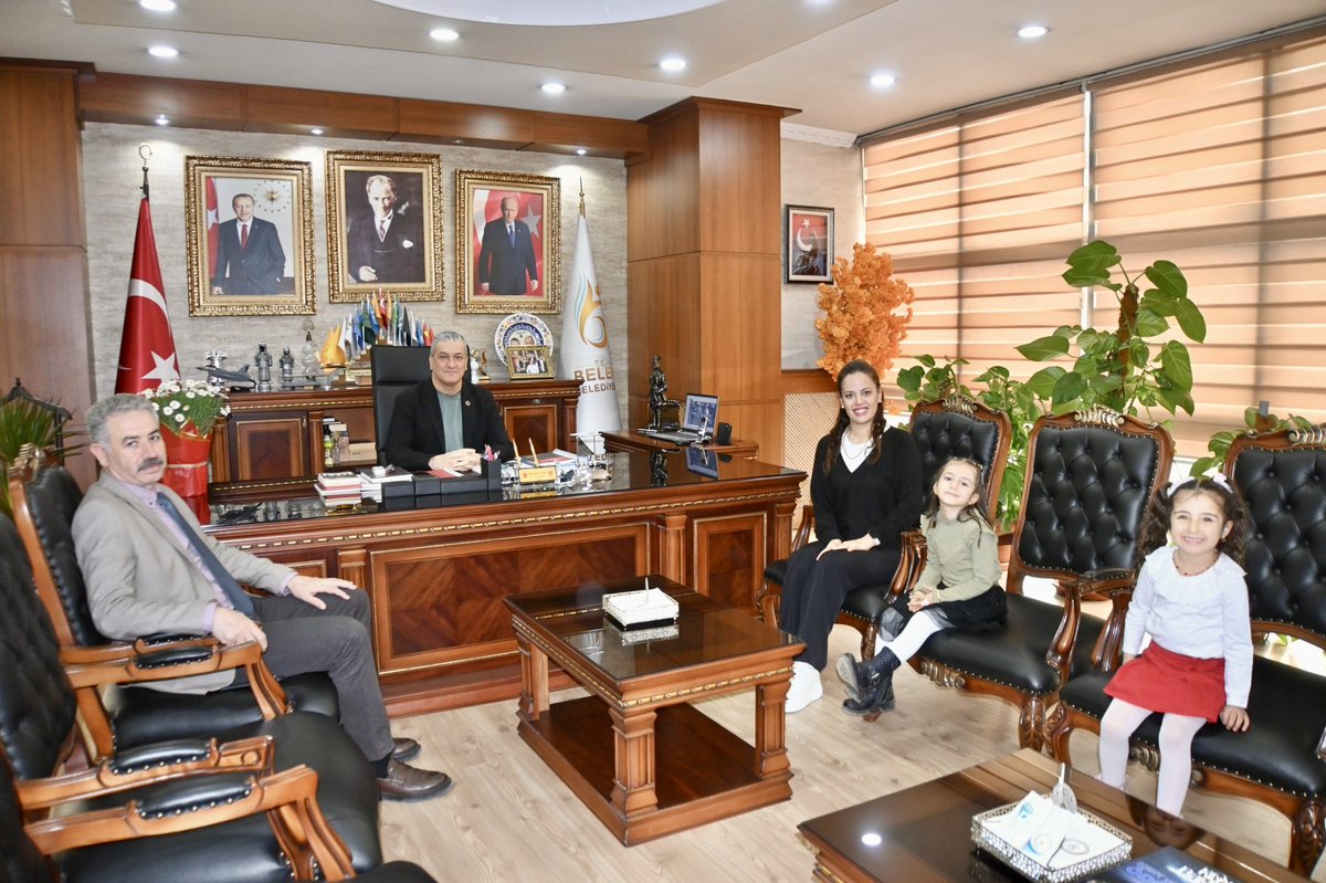 F. S. Mehmet Ana Sınıfı Öğr. Tuğba Keskin öncülüğünde “Topraktan Tabağa” projesi kapsamında minik öğrencilerimiz ve Milli Eğitim Md. Erdal Ayvazoğlu’nu belediyemizde ağırladık.
Geleceğimizin teminatı çocuklarımızın üretime ve doğaya olan ilgisini görmekten büyük mutluluk duydum.