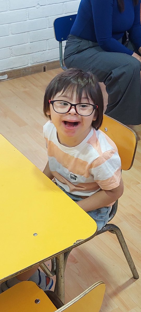 TuitDeMatito's tweet photo. 🏫 Hoy es mi primer día de clases y en Primero Básico. 
¡Espero que todos tengan un lindo año escolar! 🎓 https://t.co/QfSAdSDlb4