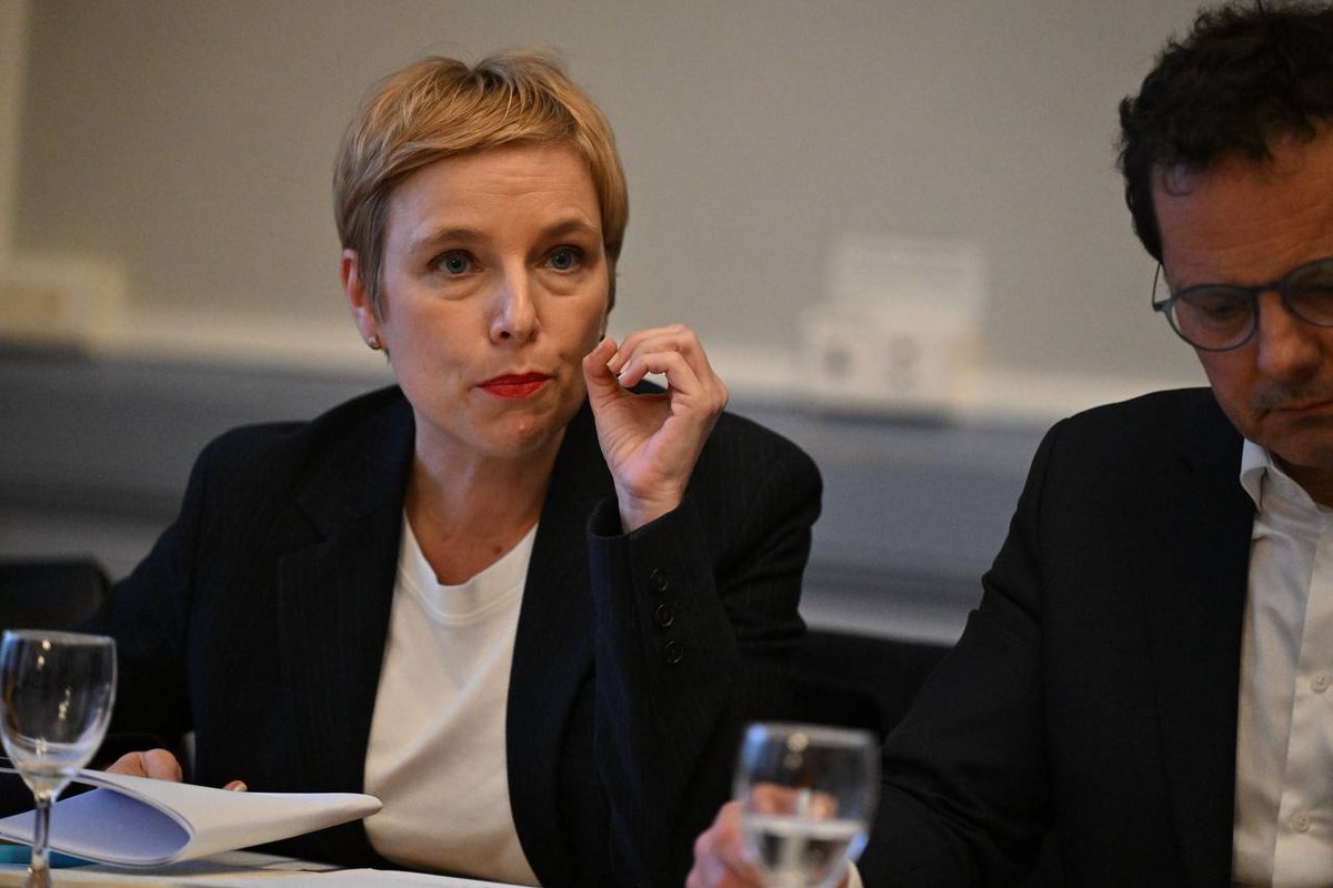 Clémentine Autain tweet media