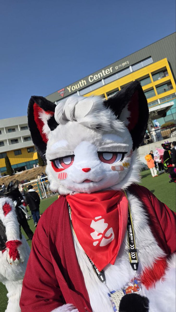 zhumook's tweet photo. 앞머리 🍃🍃🍃

#FursuitEveryday https://t.co/KrAOlPsdnG