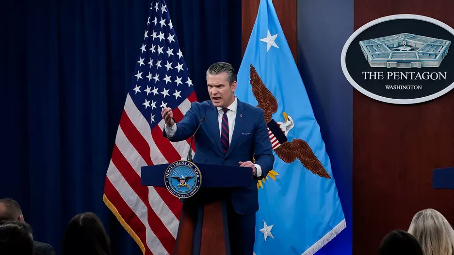 CerfiaFR's tweet photo. 🇺🇸🇮🇱🇮🇷 FLASH | « Nous ne faisons que commencer », prévient le secrétaire à la Guerre américain Pete Hegseth. https://t.co/fIQmlWxcwv
