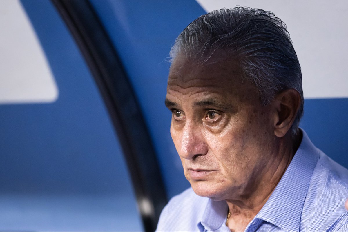 jvdelrio98's tweet photo. Há desonestidade e muita má vontade com Tite no Cruzeiro. Desde o momento em que ele foi contratado. 

Não são nem 15 jogos do treinador no comando celeste, mas muitos já juram de dedinho que não há como melhorar.

Segue o 🧵 https://t.co/3UezJQzE6d