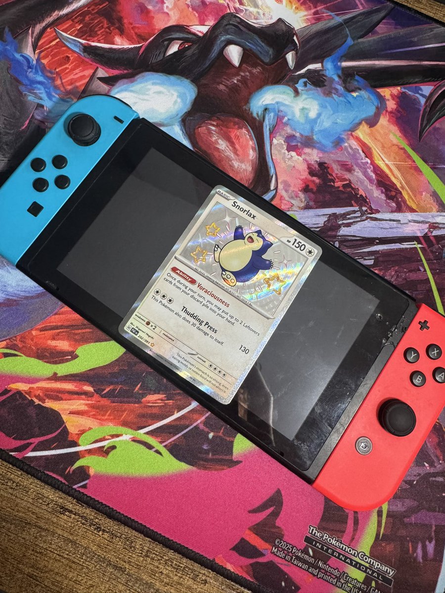 I gave up and left the lab and first encounter caught my first shiny in Fire Red… haters will say it’s a hack 💅
#FireRed