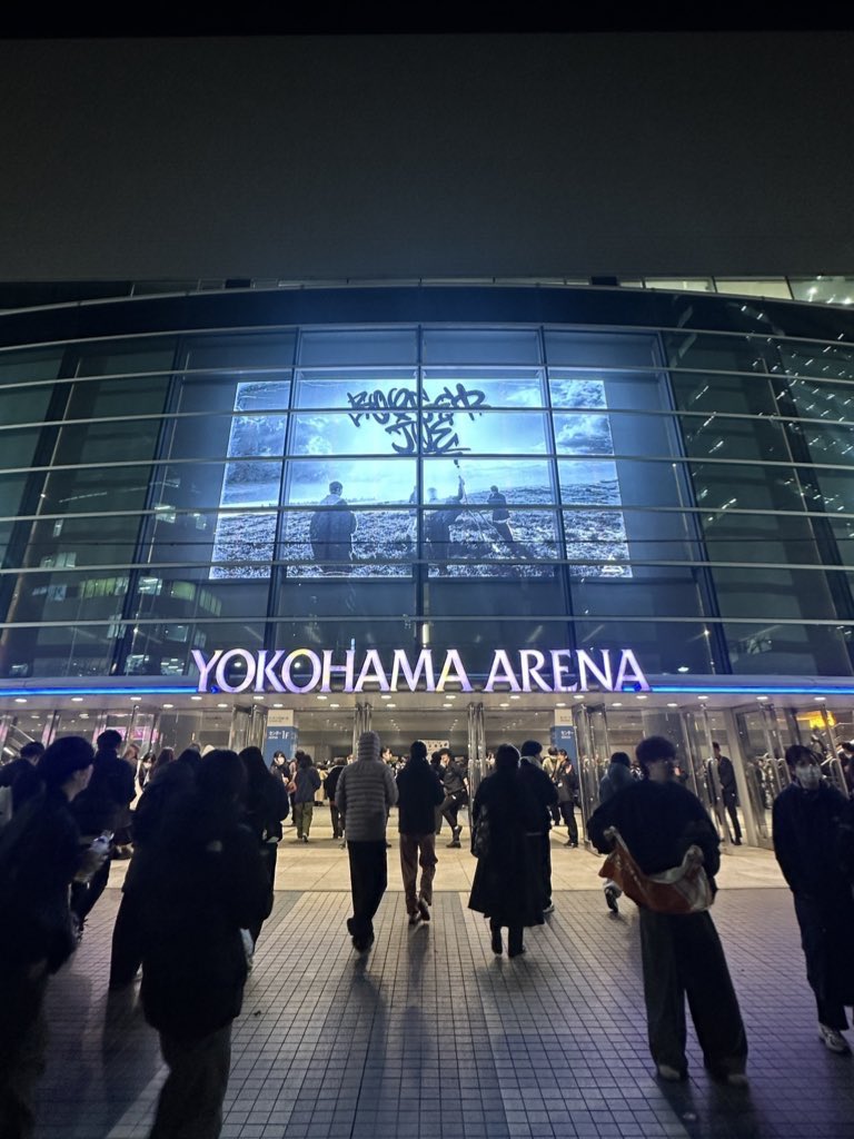 aarimu3's tweet photo. ピンクムーン→21世紀→Mayday→ラブソングの流れほんとに涙止まんなかった😿
やっぱりハルカミライかっこいいよー❗️ https://t.co/qsF57TFLIY