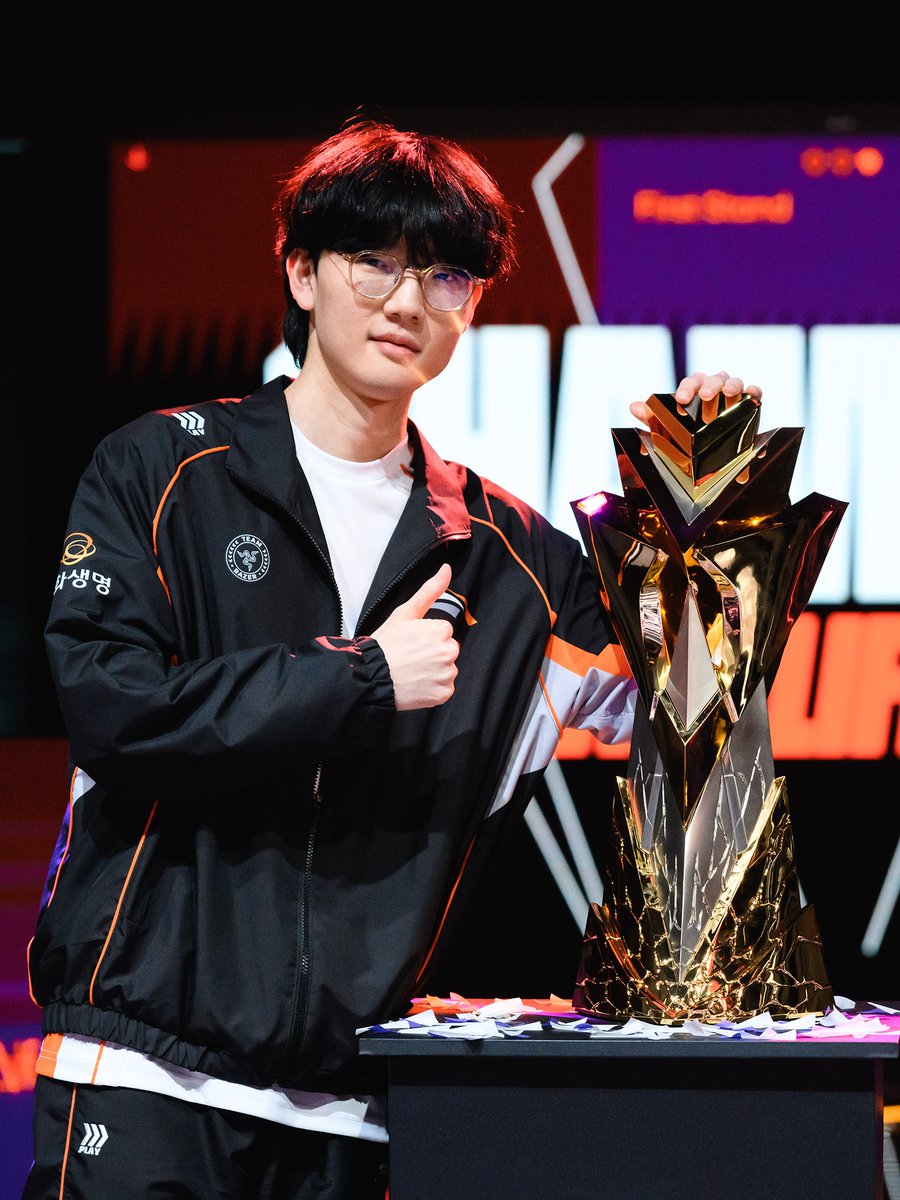 LoL Esports tweet media