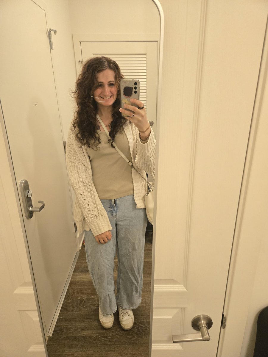 Ashley🏳️‍⚧️ tweet media