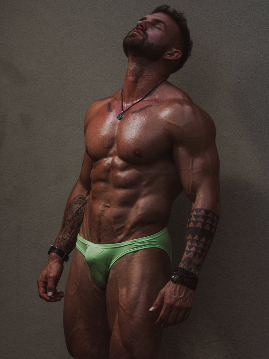 Built to be admired, agree?😌