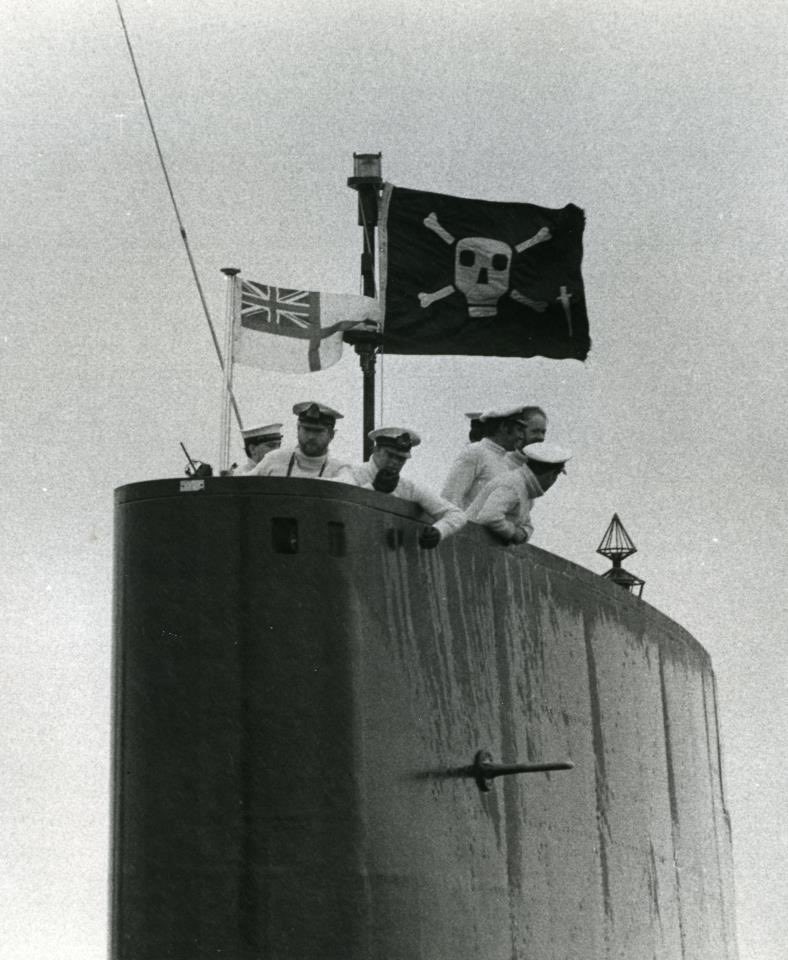 daltons48's tweet photo. @Osinttechnical Do the yanks follow RN tradition? https://t.co/PLRk0K3nRy