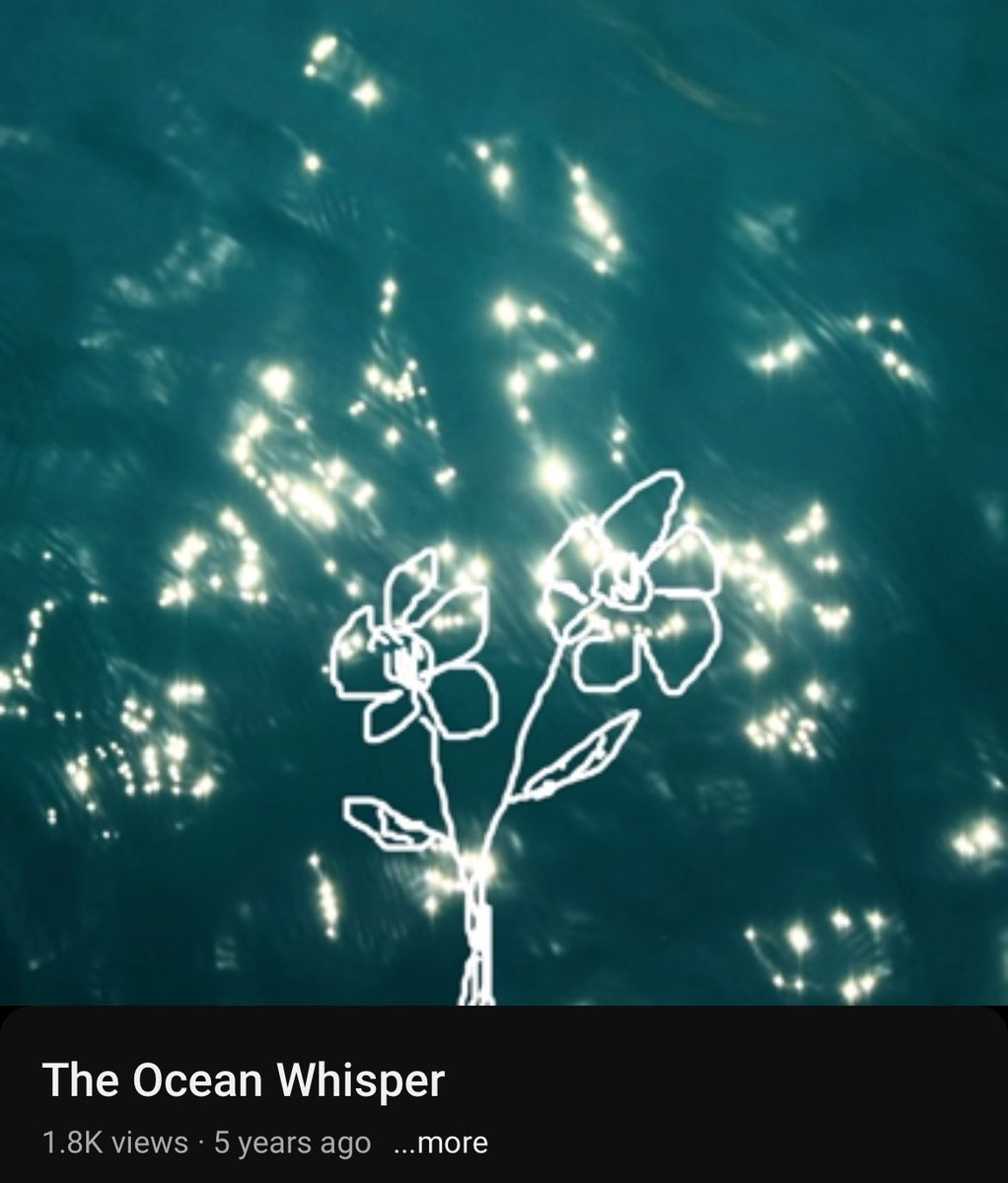 mau baca alok (wkt itu lupa liat di story sp dan tertarik beli). pas buka covernya, langsung keinget lagu the ocean whispernya layur😭 bacanya sambil dngerin lagu-lagu layur juga deh.