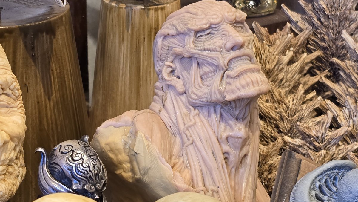 漁師で猟師の家に生まれましたが、継げませんでした。』発売記念展に