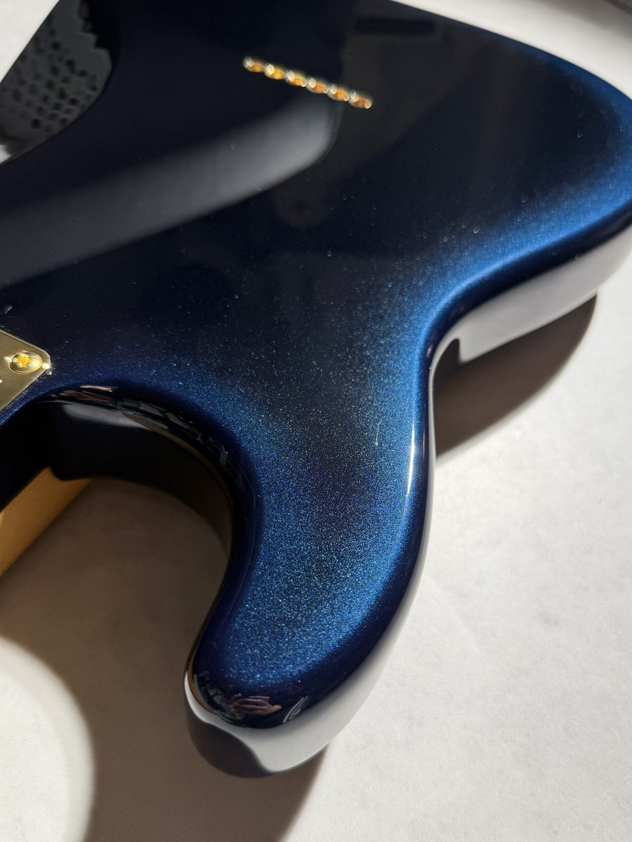 またかっこいいギターができました この子も台湾へ✈️