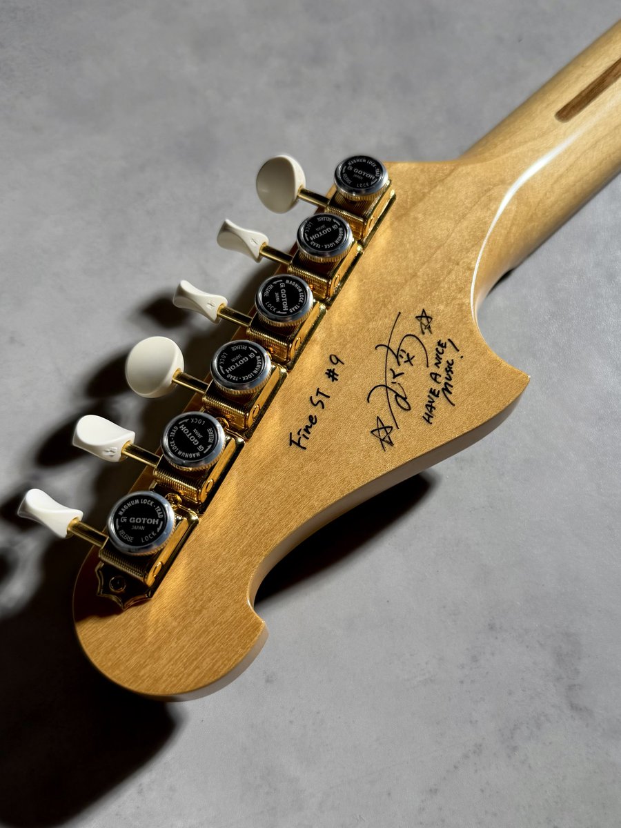 またかっこいいギターができました この子も台湾へ✈️