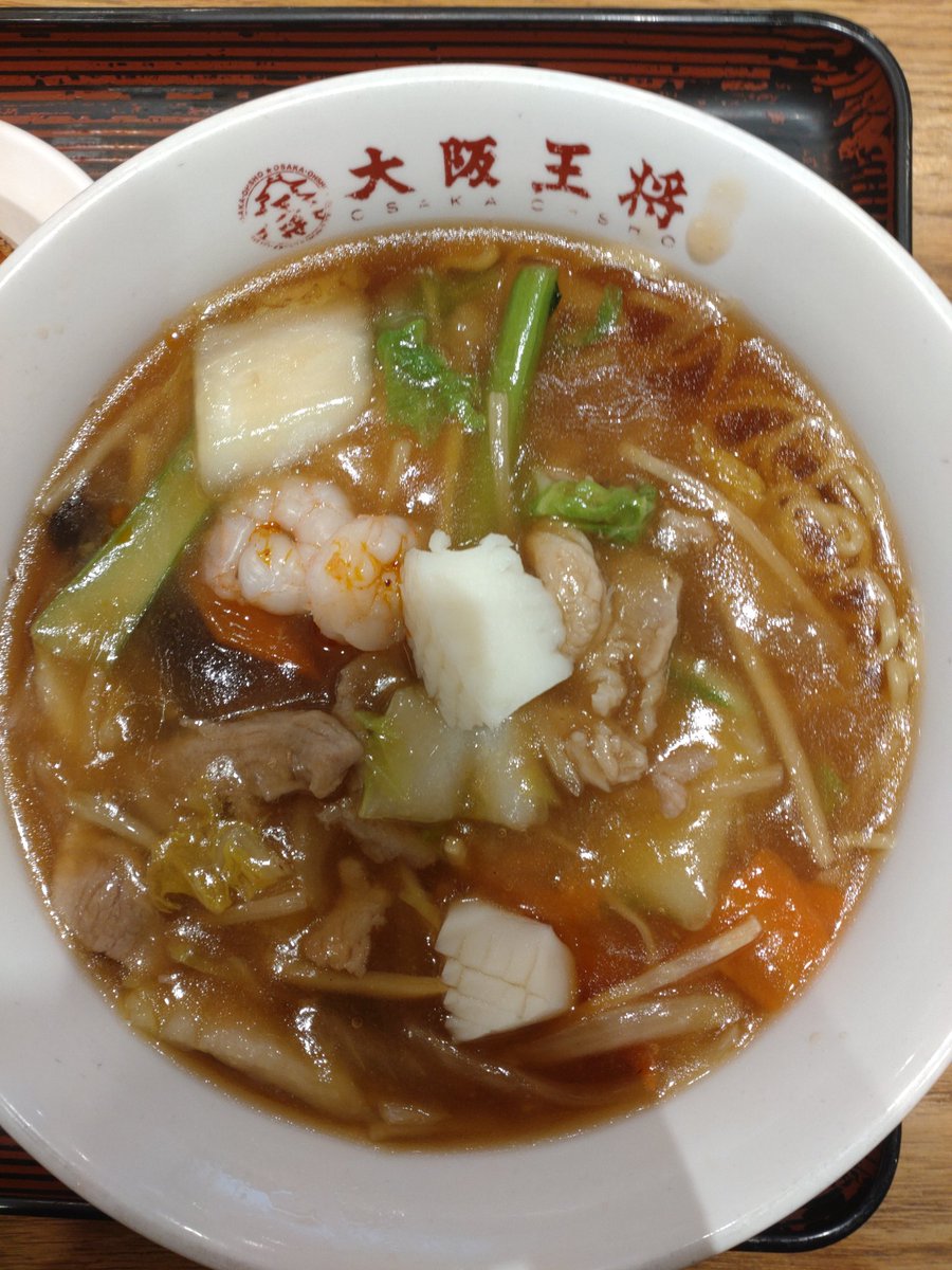 4949Yone's tweet photo. 久しぶりに空港近くの���阪王将でランチ。五目あんかけラーメンをいただきました。そ���にしてもなんでも高くなったもんだ…
#ラーメン
#ランチ
#大阪王将 https://t.co/AqOK0LMgSJ