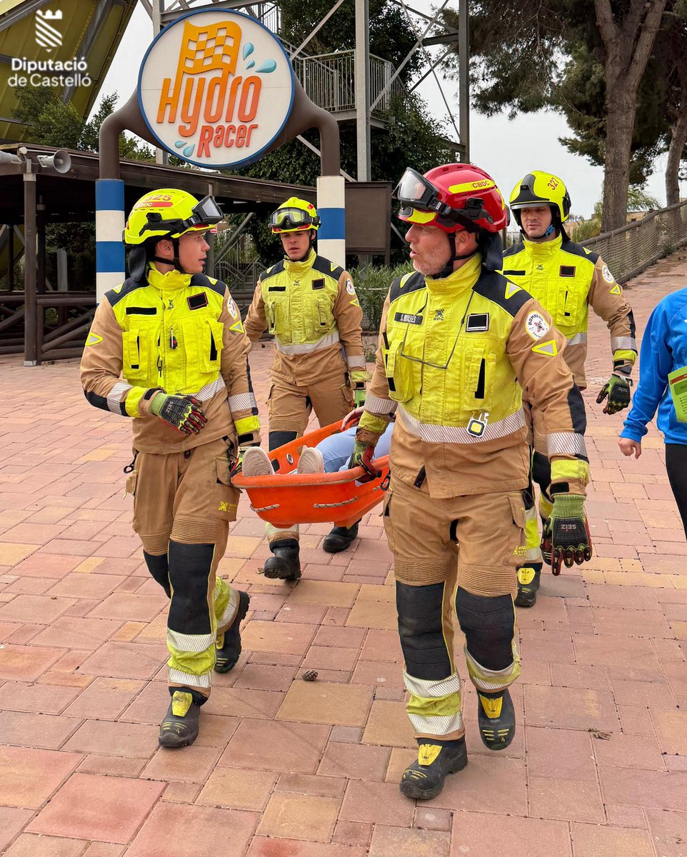 BombersDipcas's tweet photo. @BombersDipcas ha participado esta mañana en el #SimulacroTorrevieja2026 organizado por @GVAEmergencias donde se ha trabajado la respuesta coordinada de todos los #SPEIS de la Comunitat Valenciana, @GVAbforestals, @UMEgob y resto de servicios de seguridad y emergencia frente a un gran seísmo en Torrevieja.