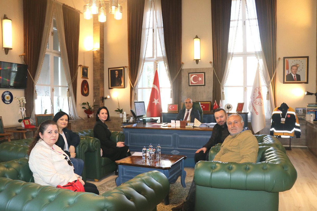 Türkiye Cumhuriyeti Devleti'nde 9.227 DMD kas hastası çocuklarımızın birer savunucusu <a href="/DMDTurkiye/">DMD Türkiye</a> Derneği olarak Türkiye Cumhuriyeti Devleti'nde multidisipliner anlamda iki tane olan İzmir Tepecik Kas Hastalıkları Merkezinde Göğüs hastalıkları uzman doktorun olmayışına istinaden