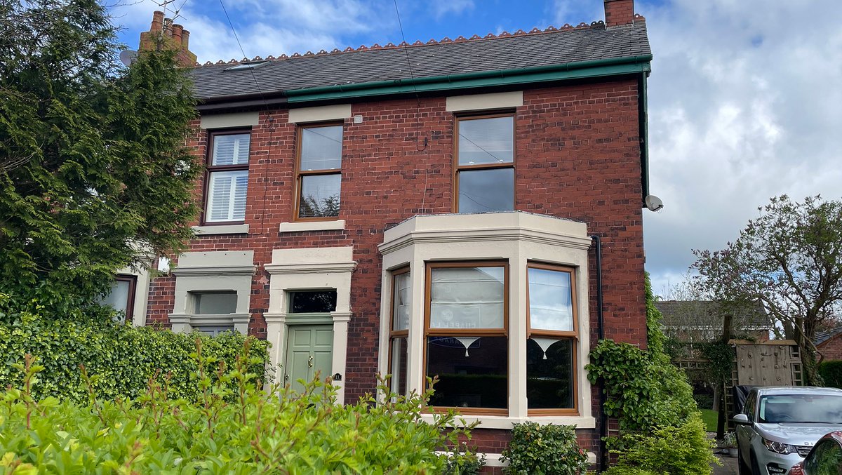 Lea_Hough's tweet image. Looking to save money when buying a new house? 

Our blog looks at why trying to save money on a home survey could prove to be a false economy...

#HomeSurvey #CharteredSurveyors

buff.ly/Ebc77om