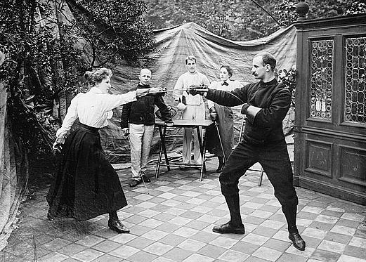 The anxious-avoidant cycle isn’t “chemistry.”

It’s two nervous systems trying to regulate through opposite strategies.

The more one pursues,
the more the other withdraws.
Intensity ≠ compatibility.

Capacity = security.

Read more here:
hansmorningstar.com/blog/anxious-a…