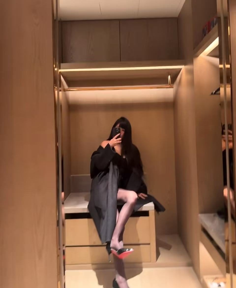 dantes1022's tweet photo. 这种应该多少一晚 https://t.co/dHvM8XsedM