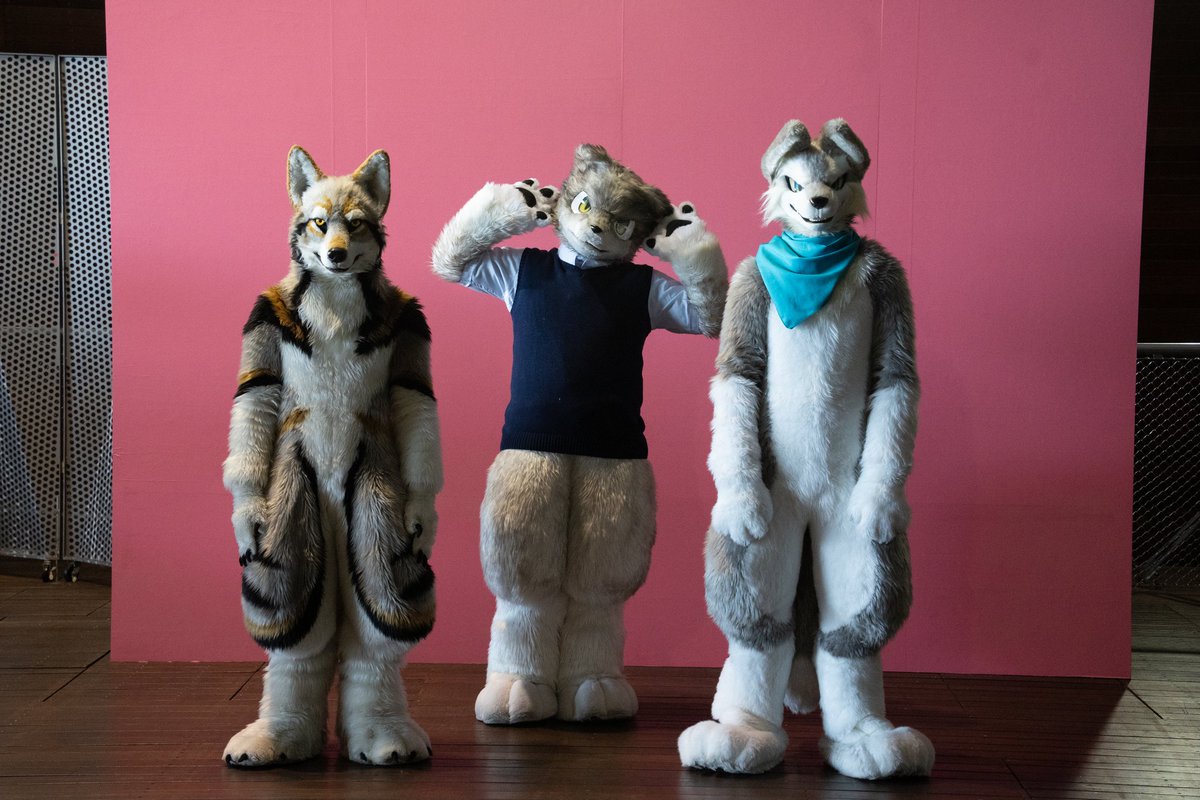 タカル tweet media