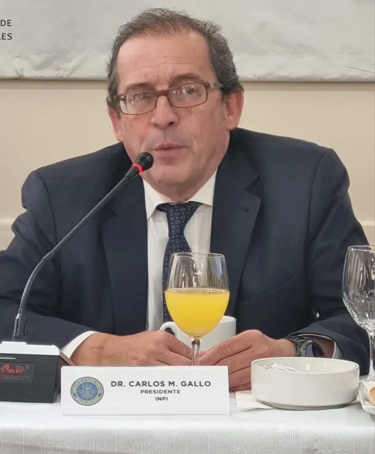 ARGENTINA SE CONVIRTIÓ EN EL PAÍS MÁS ÁGIL DEL MUNDO PARA OTORGAMIENTO DE MARCAS. El 1º de marzo, comenzó la aplicación del nuevo proceso de registro de marcas de la Resolución 583/25 donde el examen de fondo se hace con inteligencia artificial y el control de conflictos se