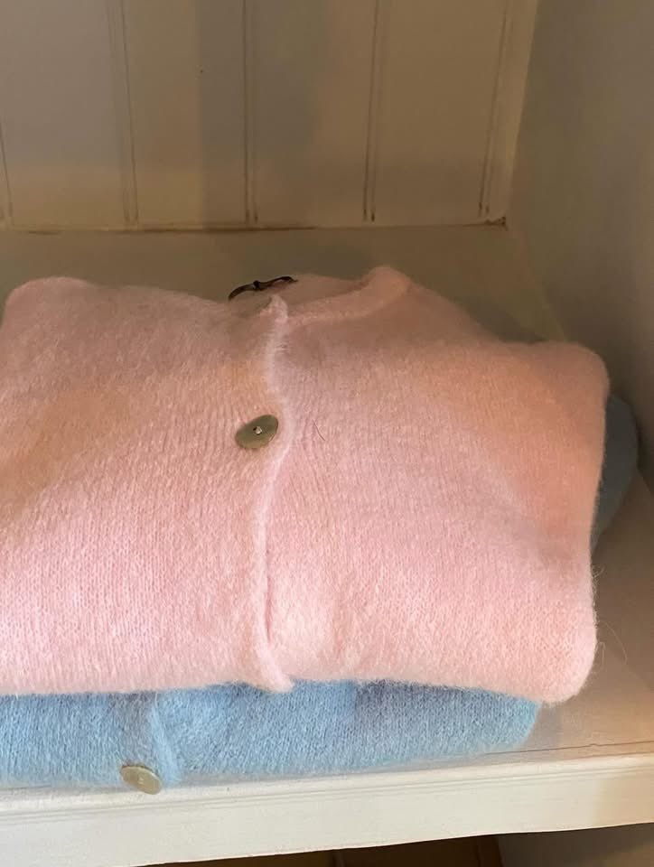 Cat & Mouse tweet media