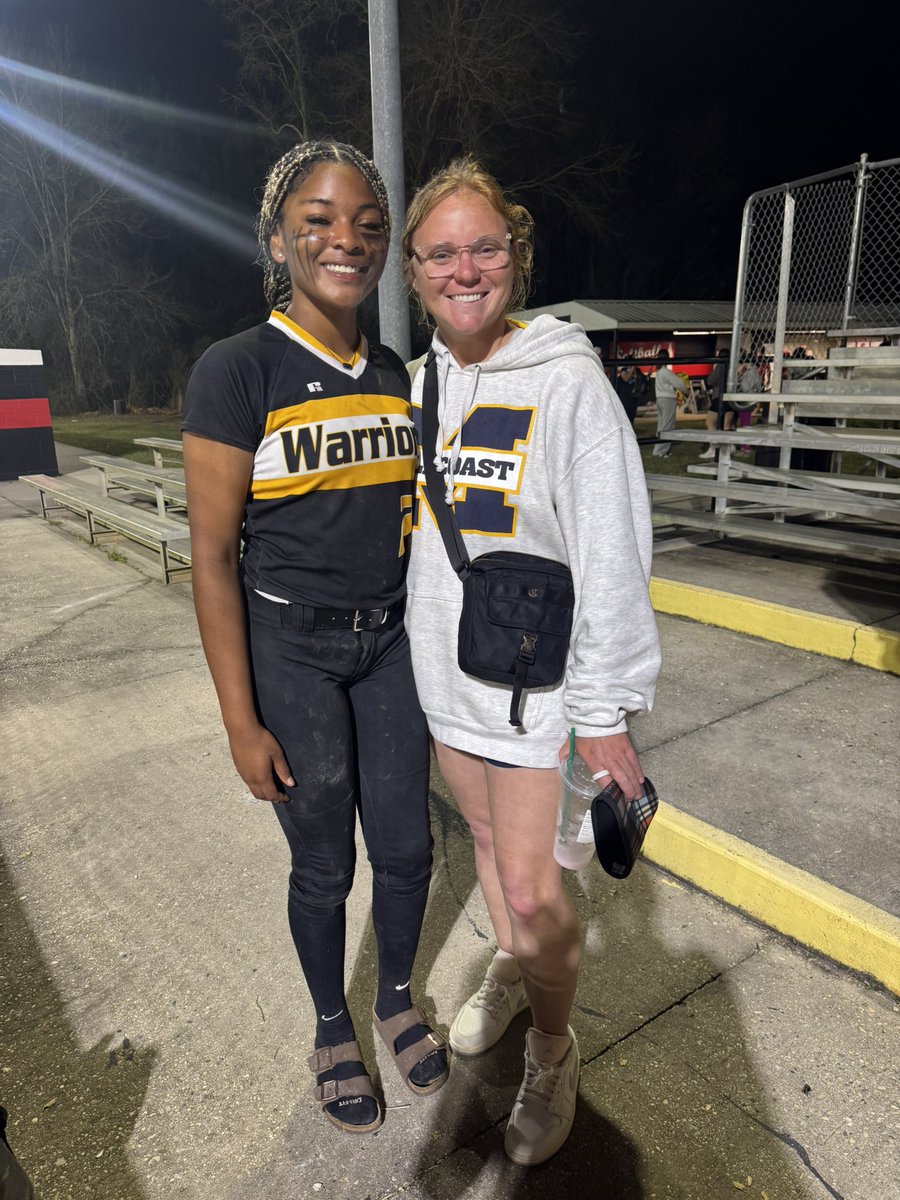 LondynFord2028's tweet photo. Thank you, Coach Izzy, for taking time out of your busy schedule to come watch me play! It meant a lot to have my former coach there cheering me on. I truly appreciate the support! https://t.co/kK2ZQj4Am2