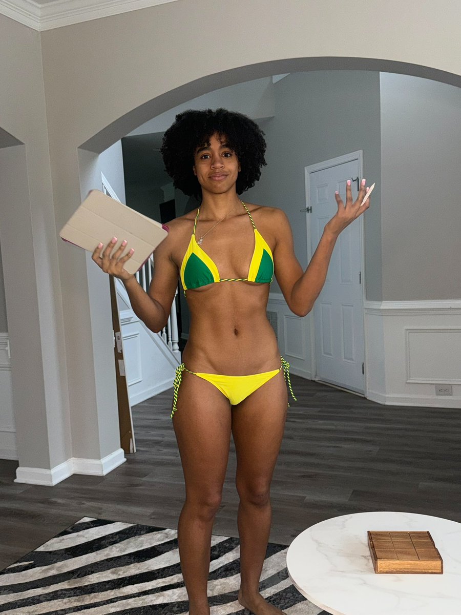 RealSoCandy tweet media