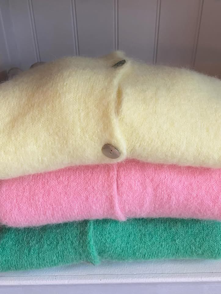 Cat & Mouse tweet media