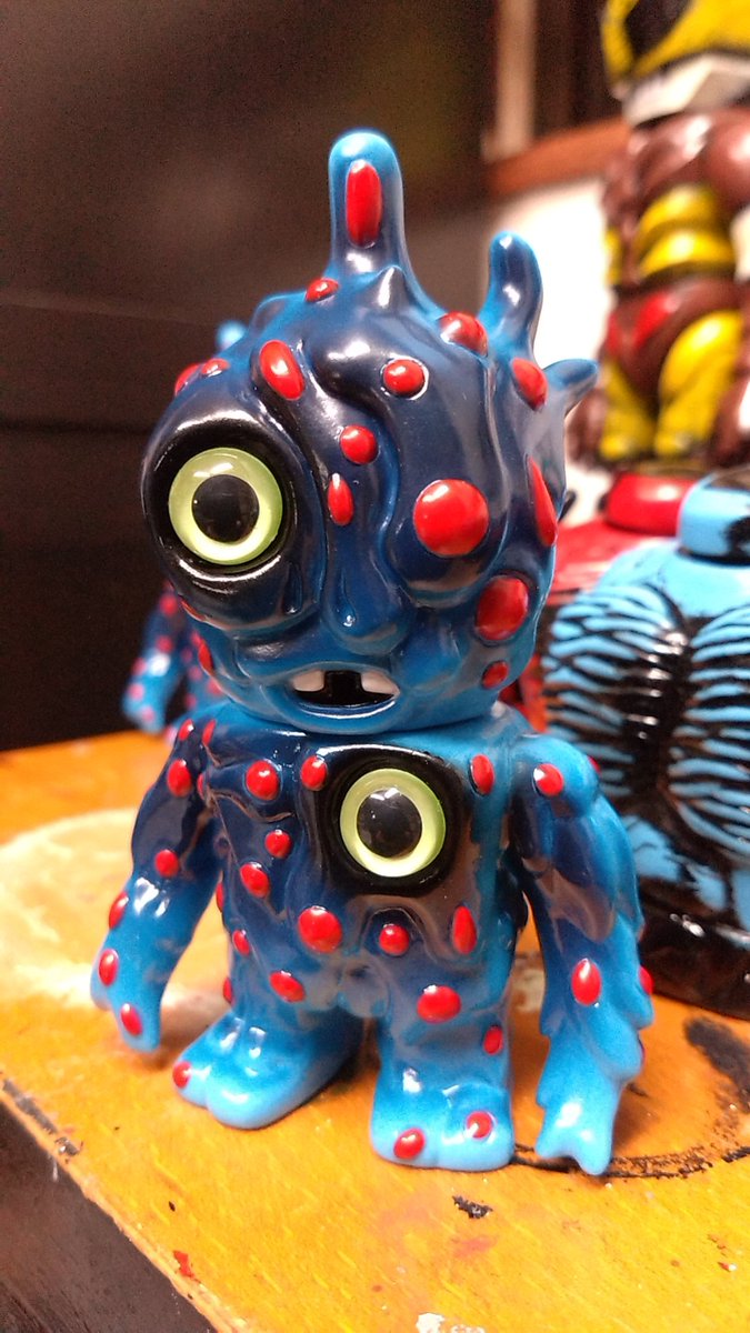 🤴🦠🔵🦠🔵🦠⚡