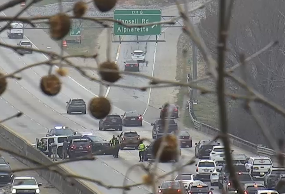 Roswell into Alpharetta: Crash Ga-400/nb at Mansell Rd (exit 8