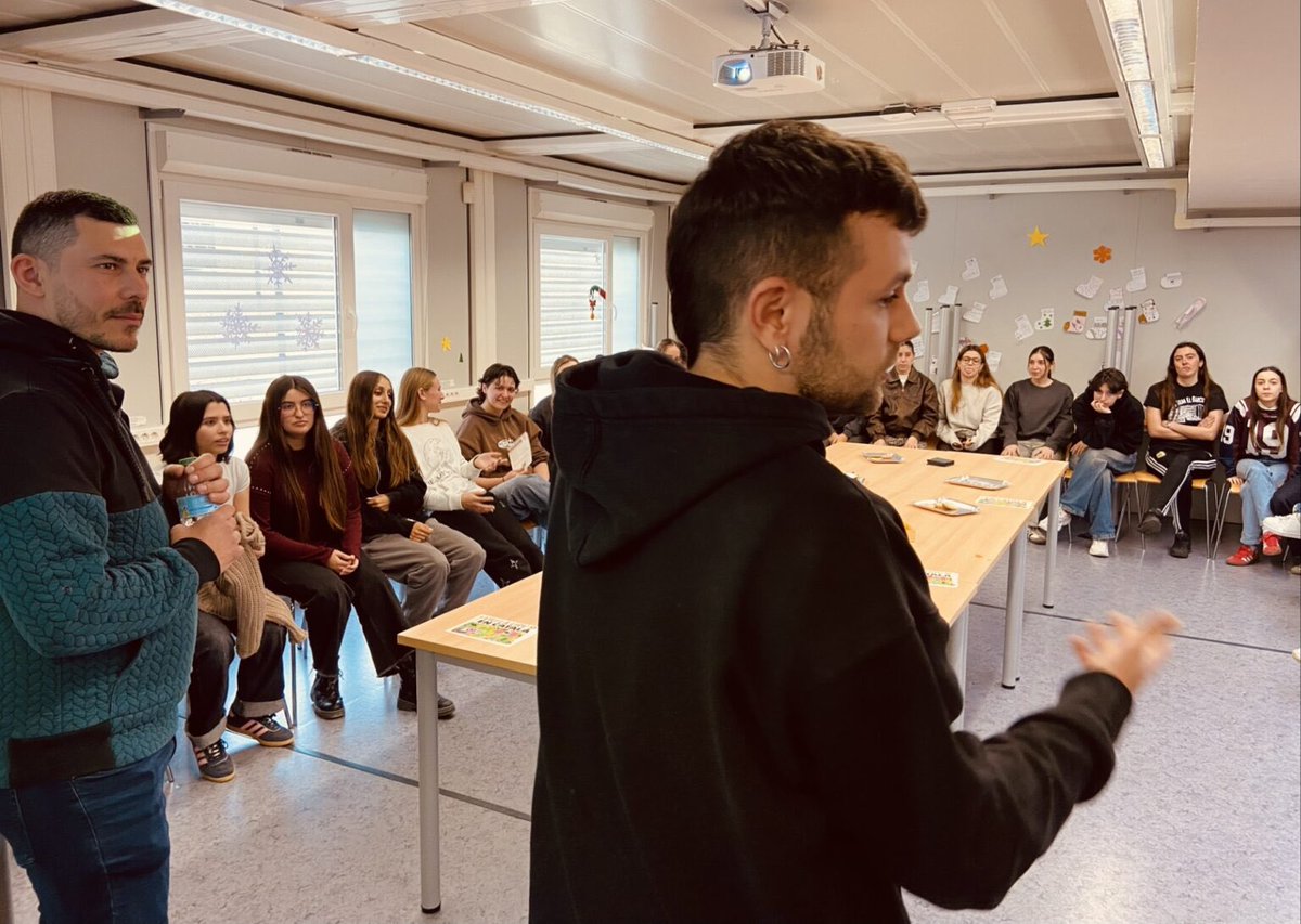 Llengües URV tweet media