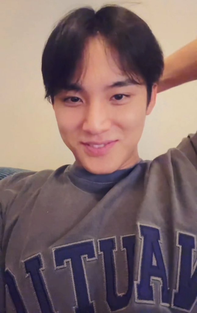 the iconic shared nautica shirt 🩶