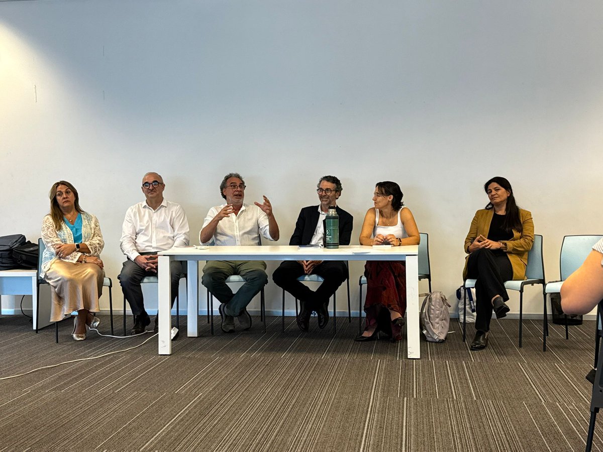 oppuruguay's tweet photo. En Torre Ejecutiva se realiza una Mesa de Consulta Pública sobre ODS priorizados (6, 7, 9, 11 y 17), en el marco del 6.º Informe Nacional Voluntario que Uruguay presentará ante la ONU en junio de 2026. Instancia para recoger propuestas que fortalezcan el desarrollo sostenible. https://t.co/V3ZwYFHYl8