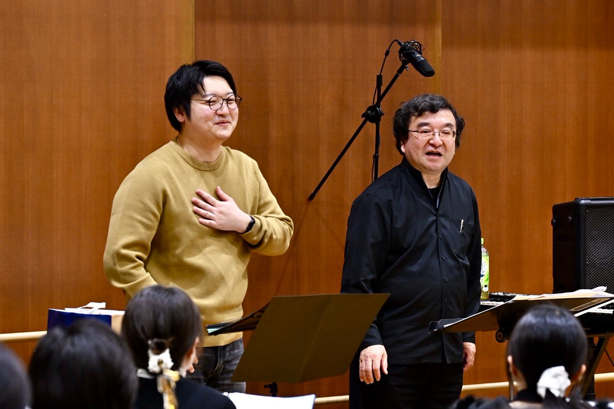 kawagoe_sohwa's tweet photo. 響宴演奏作品プチ紹介🐧

『nocturnal waddlers』
八谷 誠人

ハッピーペンギンブラスさんの委嘱作品。
「とにかく好きを詰め込んだかっこいいポップスを書いた！」とのコメントの通り、かっこ良く大人なJazz Fusion風の作品🌉

ソロやリズムセクションをはじめ、超痺れる演奏をお楽しみください🔥 https://t.co/UIZVBetvfT