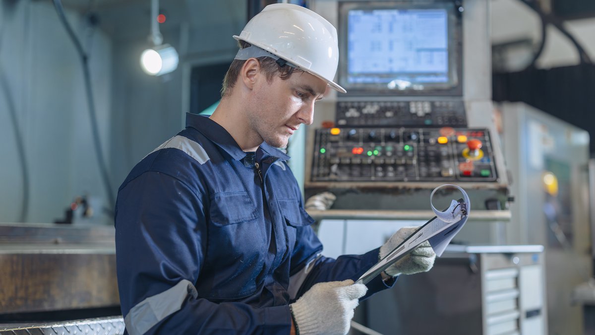 SME__News's tweet image. Curious about the future of UK manufacturing? This article shows how Britain’s manufacturers are leading the smart tech charge, from automation to data-driven innovation. 

Read the full piece: 👉 zurl.co/Y6pUI 

#SMENews #UKManufacturing #SmartTech