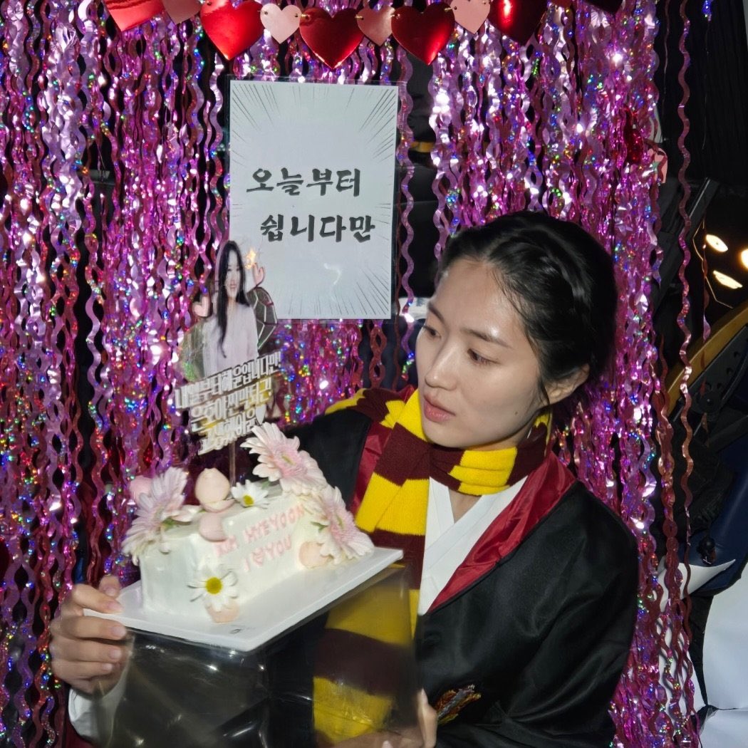 혜윤ㄴ님 복복복 해주자🫳🫳
은호를 연기해줘서 너무 행복했다❤️