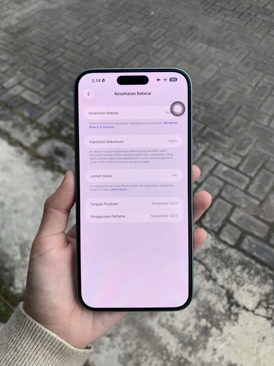 enchaantres's tweet photo. Bismillah. FOR SALE! Iphone 16 Plus 128gb Erafone
Kelengkapan fullset
MULUSSSSSSSS LUSS
BH 100% (Pemakaian Sept 2025)
GARANSI MASIH AKTIF
Harga 15 NEGO
📍COD SEMARANG KOTA
HUB : 085702015318 https://t.co/wpX2JH6K0X