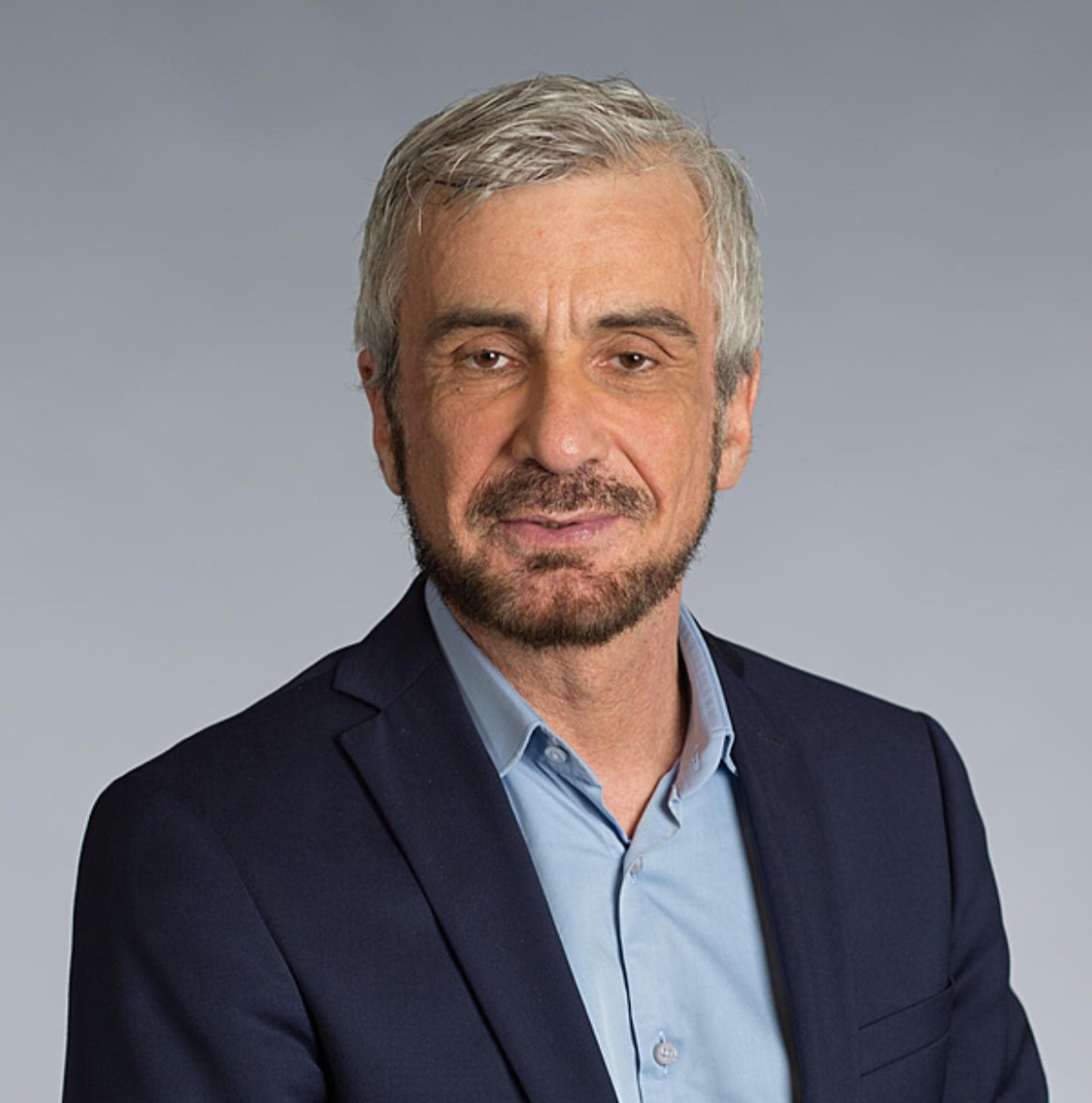actuenvif's tweet photo. 🚨🇫🇷⚖️ QUELLE HORREUR !

Nicolas Jeanneté, élu au Conseil de Paris et ex-directeur du parti Le Nouveau Centre est accro aux soirées chemsex et à la 3-MMC.

Oui, le même élu parisien, qui menait la guerre contre la drogue, en achetait avec l'argent de l'argent public.

Il souhaitait "VI0LER UN MIGRANT DE 12 ANS AVEC UN CHIEN" et détenait dans son téléphone et son ordinateur des vidéos de vi0ls de très jeunes enfants, parfois des bébés ainsi que des contenus z0ophiles.

Trois juges l'ont condamné à 18 mois de SURSIS probatoire, avec obligation de soins et interdiction de travailler en contact avec des mineurs pendant trois ans, mais IL RESTE ÉLU.