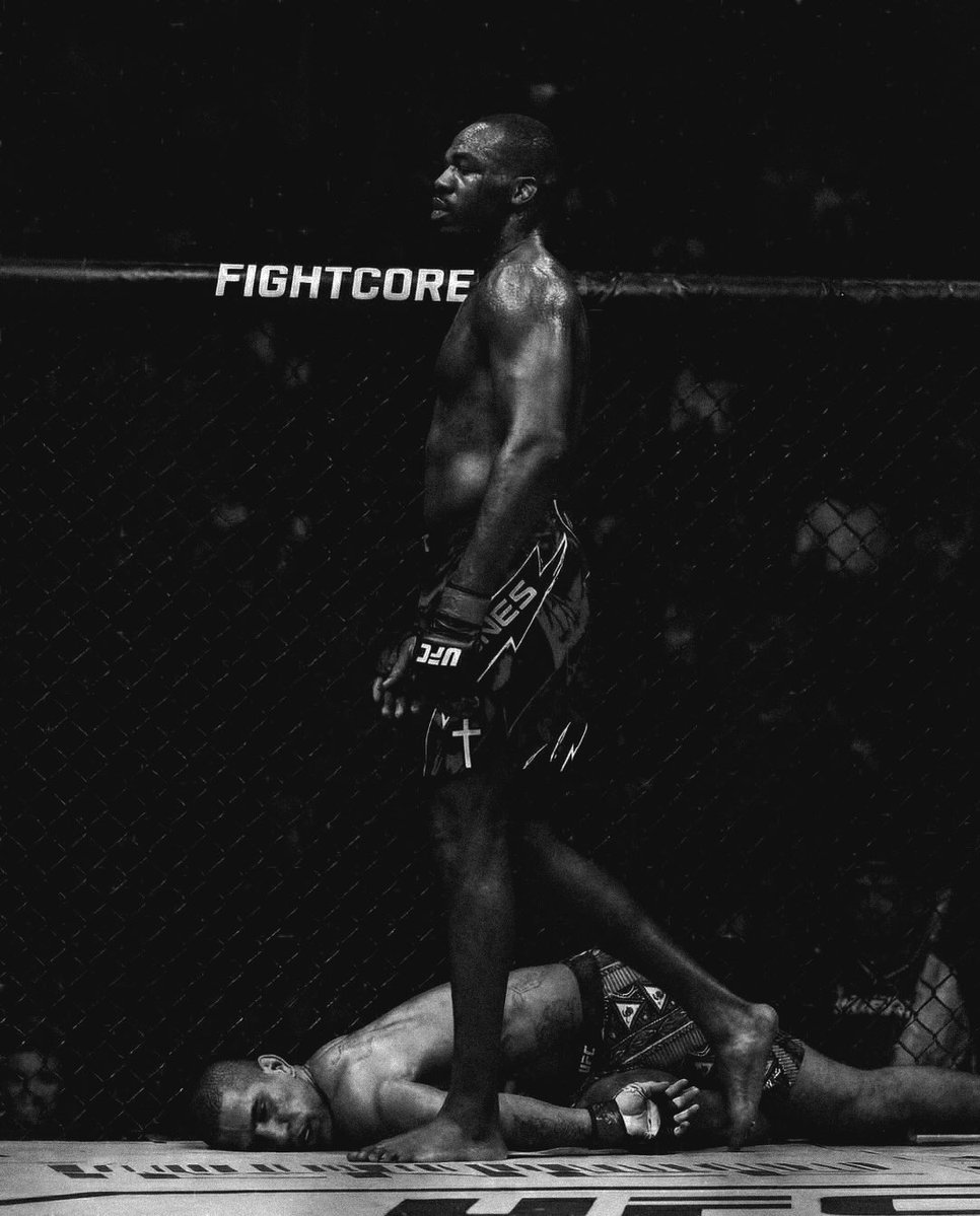 Jones vs Pereira maçında iki ihtimal var