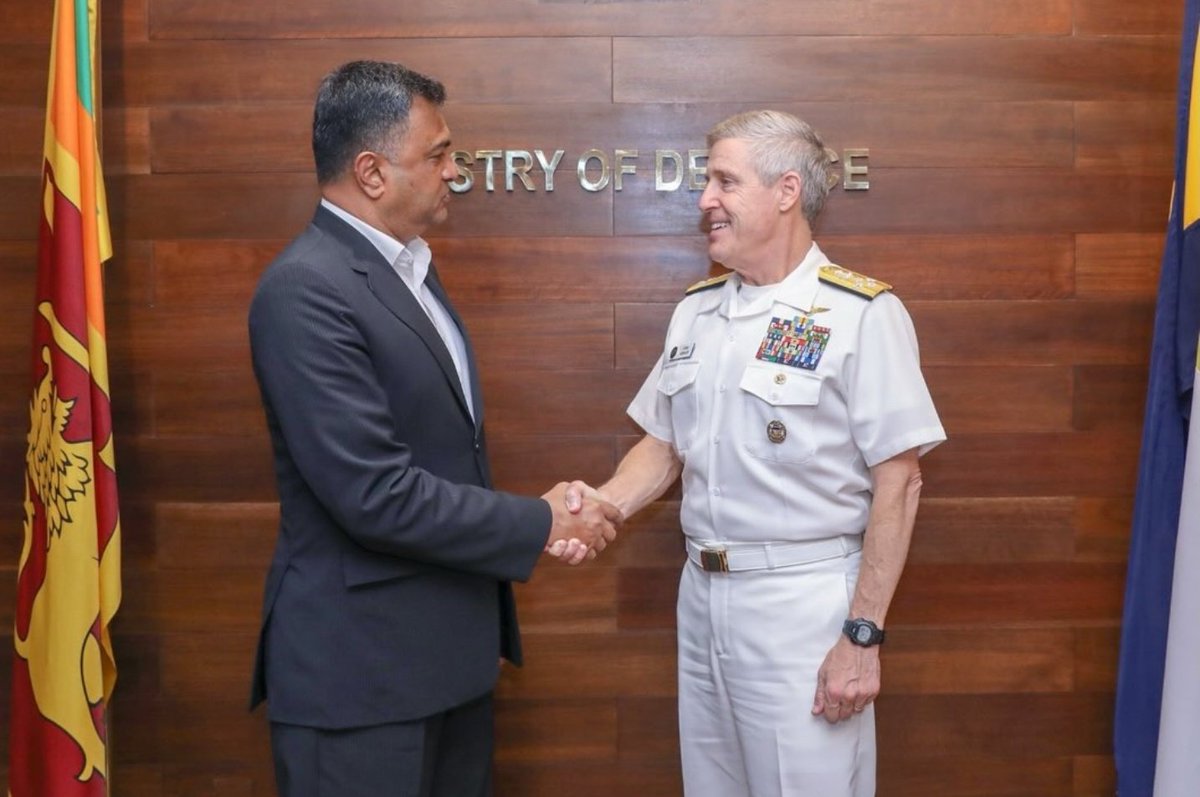 26Uncovered tweet media